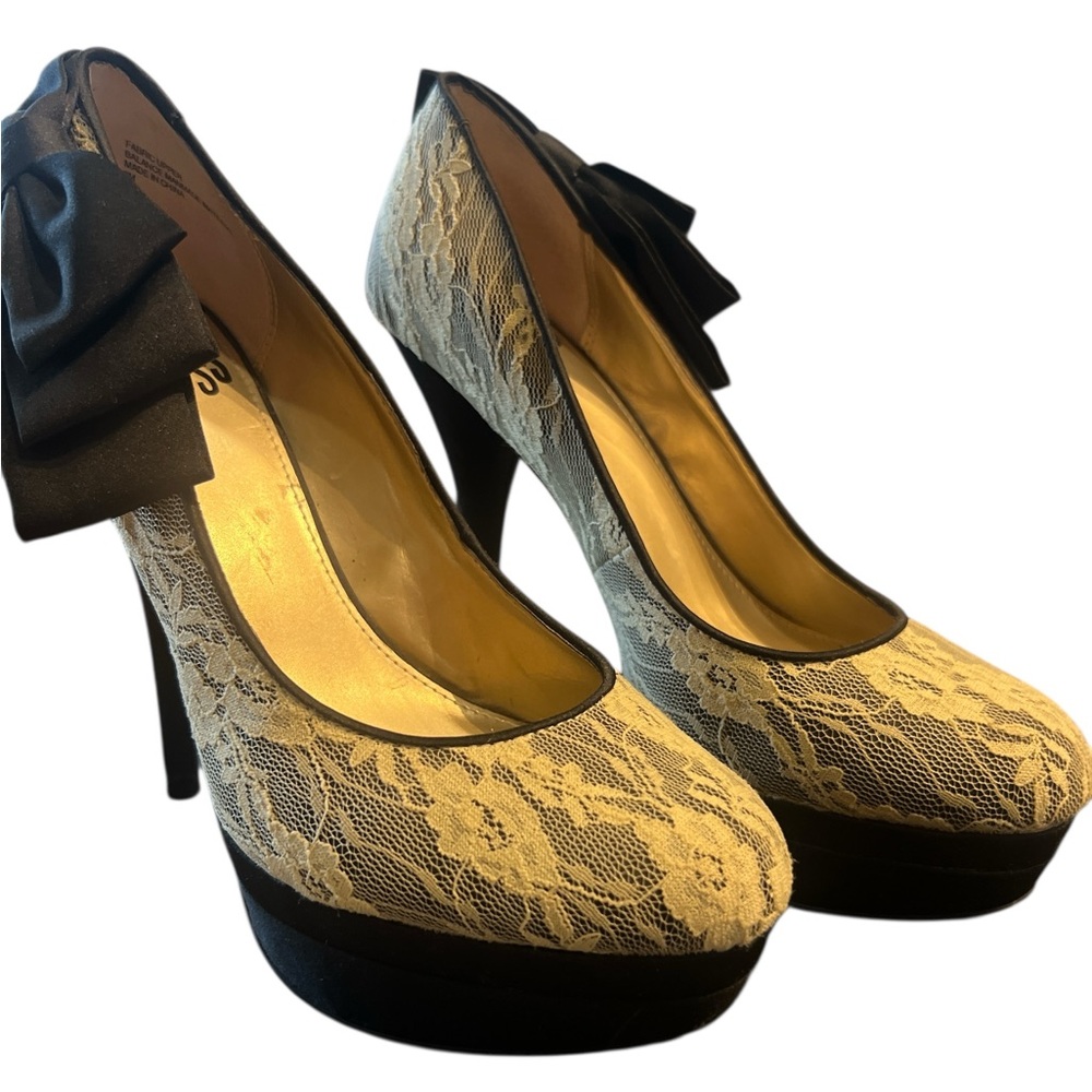 Free Press Black and Cream Lace Heels with Satin Side Bow 8M - Picture 6 of 9